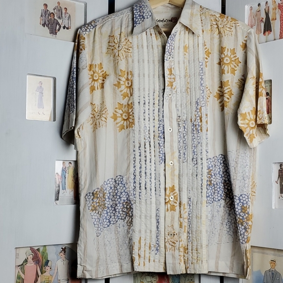 Hawaiian shirt - Picture 2 of 10